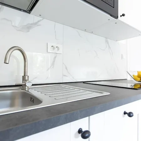 Brand New Viktorija Just 250m From The Beach! Apartment Krk Town