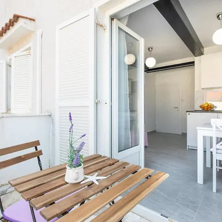 Brand New Viktorija Just 250m From The Beach! *