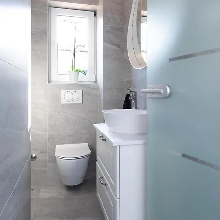 Apartment Brand New Viktorija Just 250m From The Beach! Krk Town