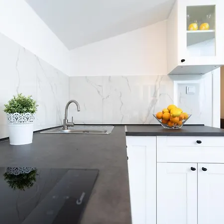 Brand New Viktorija Just 250m From The Beach! * Krk Town