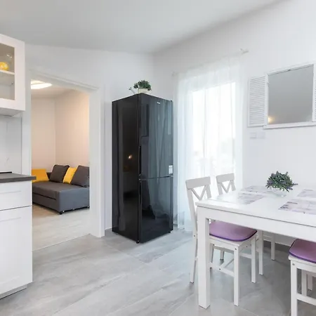 Brand New Viktorija Just 250m From The Beach! * Krk Town