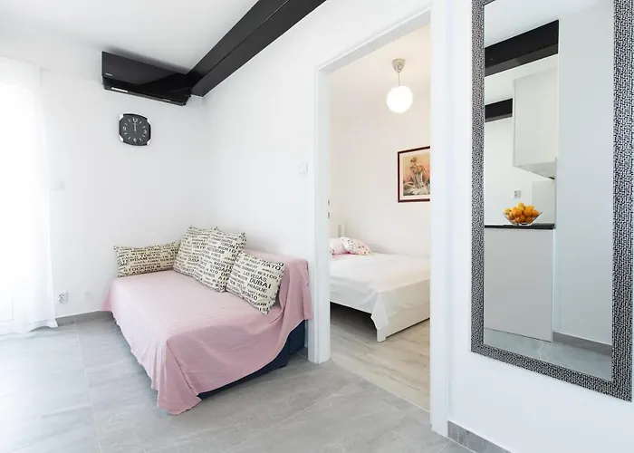 Brand New Viktorija Just 250m From The Beach! Veglia