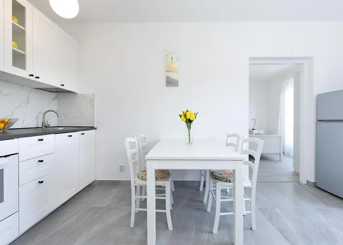 Brand New Viktorija Just 250m From The Beach! * Veglia