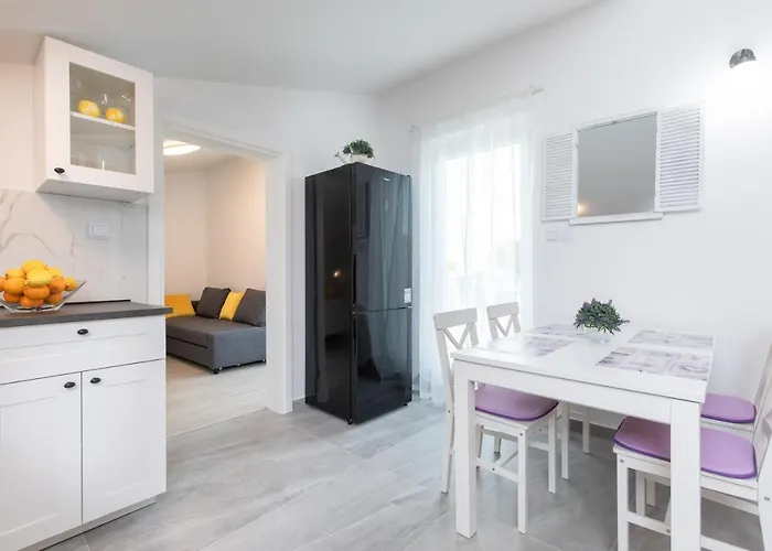 Brand New Viktorija Just 250m From The Beach! * Veglia