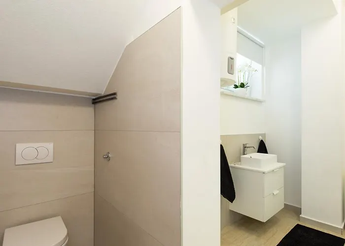 Brand New Viktorija Just 250m From The Beach!