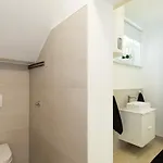 Brand New Viktorija Just 250m From The Beach!