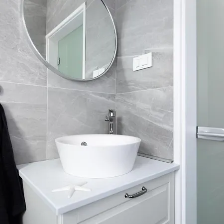 Brand New Viktorija Just 250m From The Beach! קרק