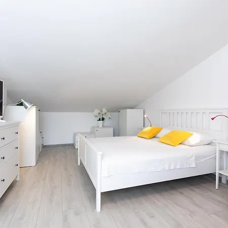 Apartment Brand New Viktorija Just 250m From The Beach! Krk Town