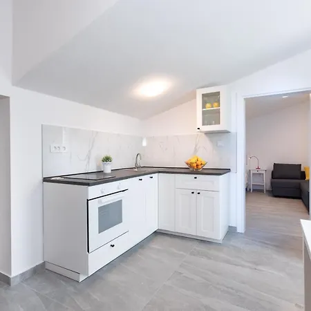 Brand New Viktorija Just 250m From The Beach! * Krk Town