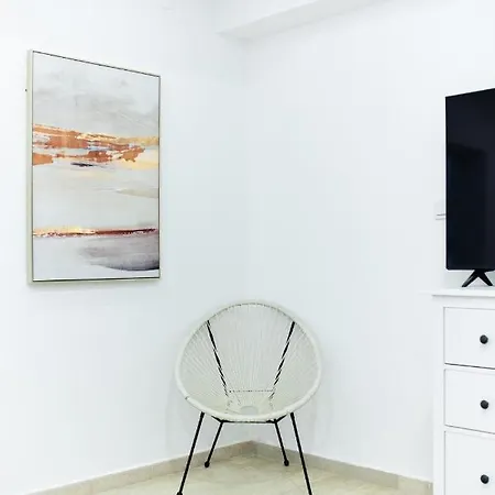 Brand New Viktorija Just 250m From The Beach!