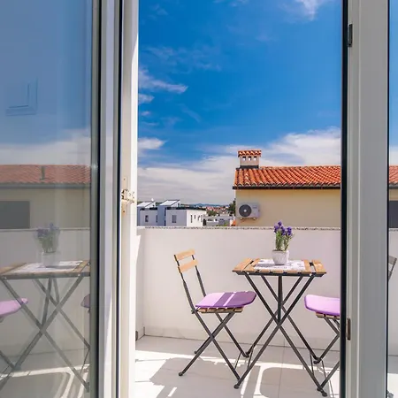 Brand New Viktorija Just 250m From The Beach!