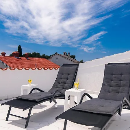 Brand New Viktorija Just 250m From The Beach! Lejlighed