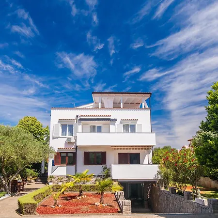 Brand New Viktorija Just 250m From The Beach! Apartment Krk Town