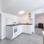 Brand New Viktorija Just 250m From The Beach! * Krk Town