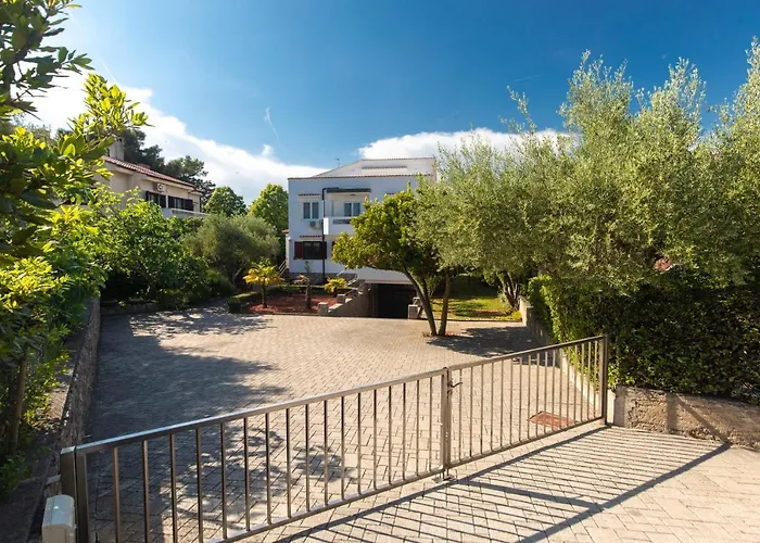 Apartment Brand New Viktorija Just 250m From The Beach!