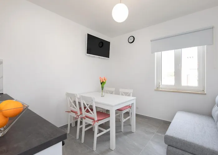 Brand New Viktorija Just 250m From The Beach! * Krk Town