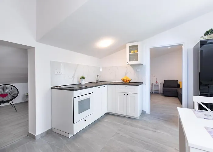 Brand New Viktorija Just 250m From The Beach! * Krk Town