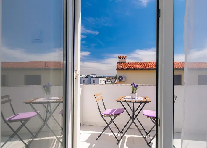 Brand New Viktorija Just 250m From The Beach!